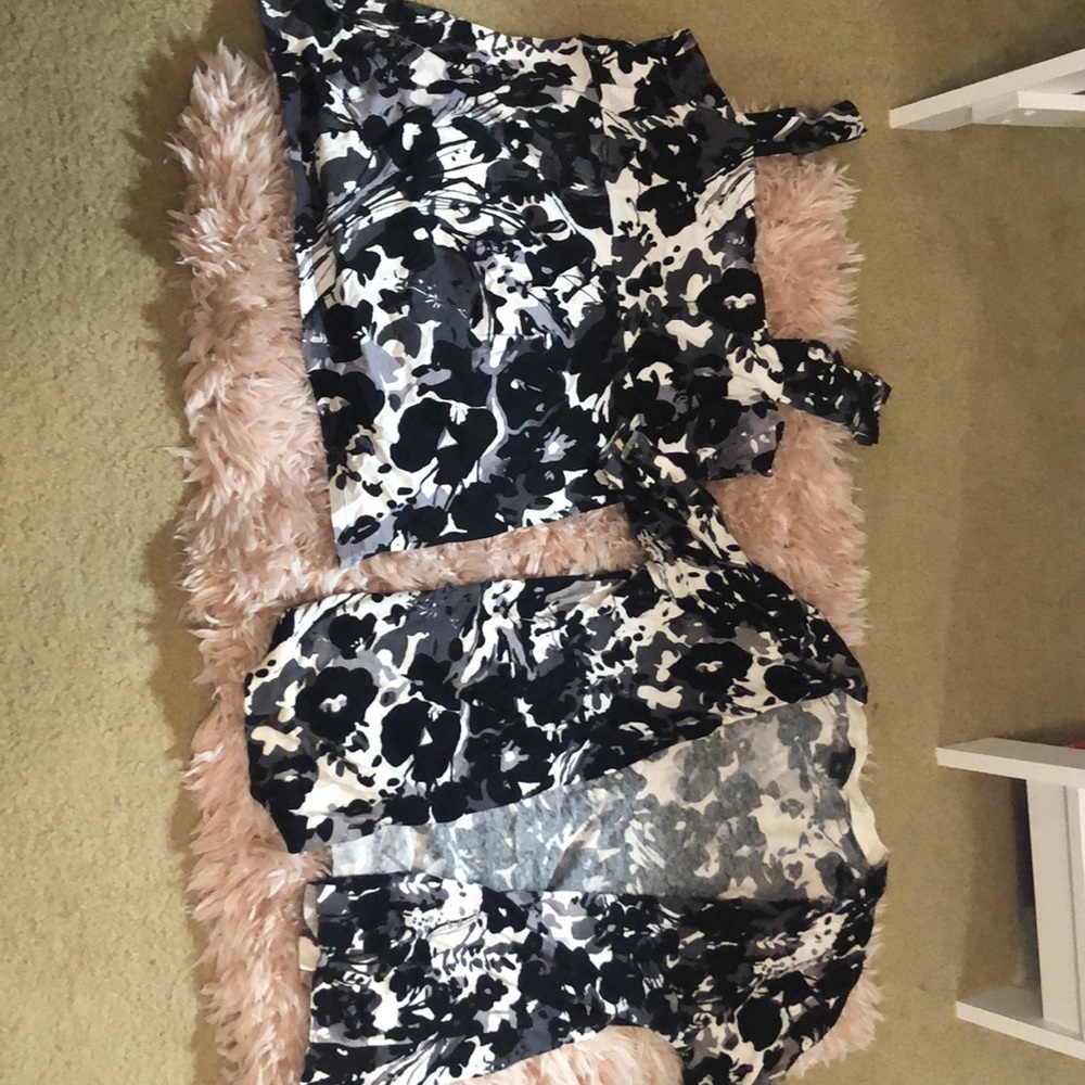 2 Women’s Ann Taylor products